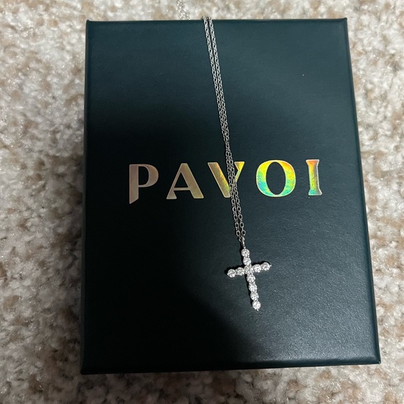 NWB New 18K Gold White Gold Pavoi Diamond Cross Necklace - Picture 6 of 9